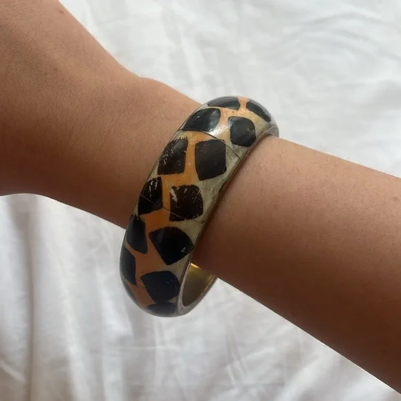 Animal print dangle bracelets - Picture 3 of 5